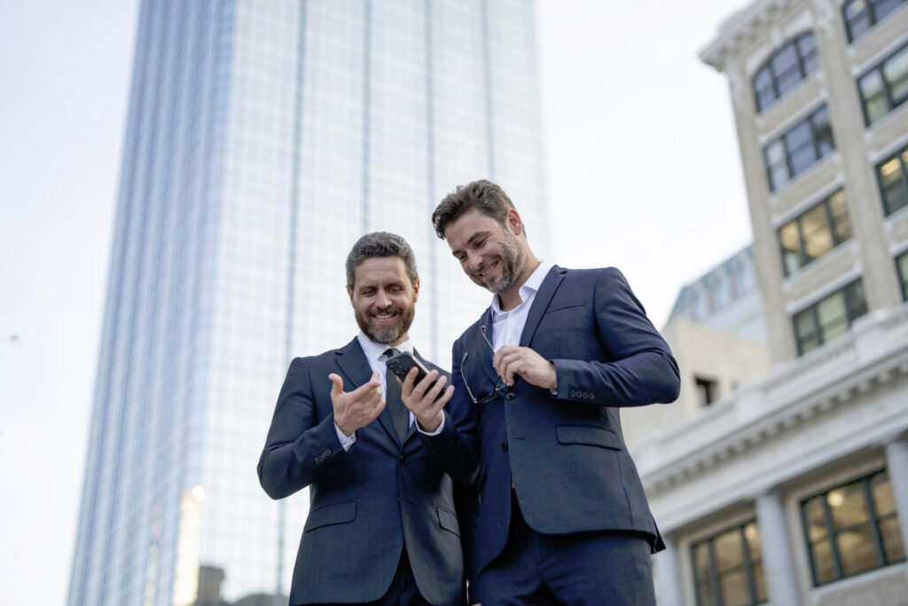 Profesionales en oportunidades inmobiliarias en entornos turísticos.